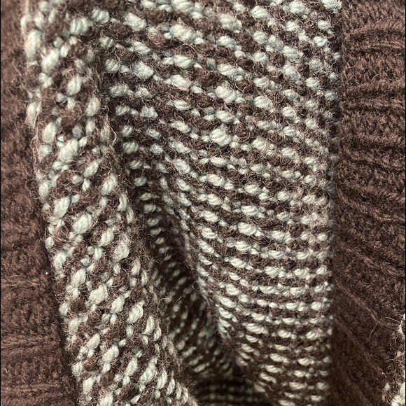 SWEATER HANDMADE - Picture 4 of 6